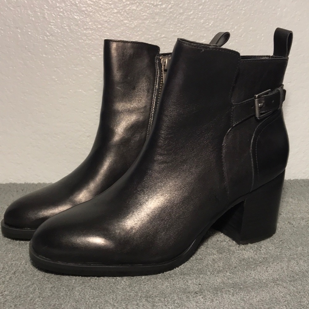 Ralph Lauren Genna Leather Ankle Booties 7B - Picture 2 of 8